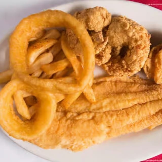 Sears Tower Fish and Shrimp Basket.